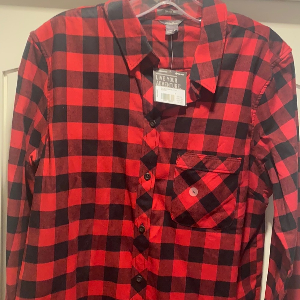 Eddie Bauer classic fit women’s medium button down shirt